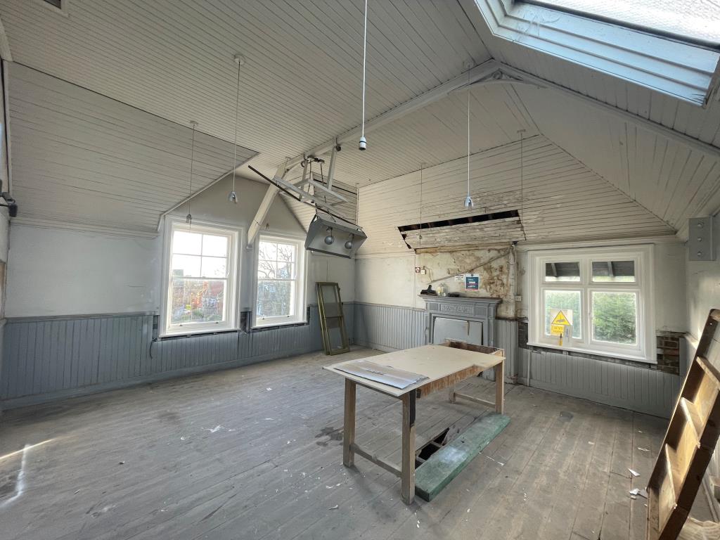 Lot: 101 - PERIOD PROPERTY WITH PLANNING FOR SEVEN FLATS - Room with vaulted ceiling and dual aspect windows